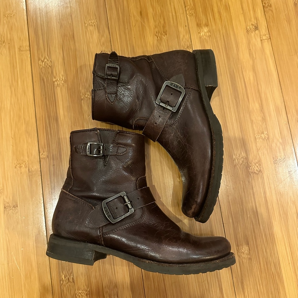 Women’s Frye Chesnee Short Buckle Moto Boots 7 1/2 Walnut